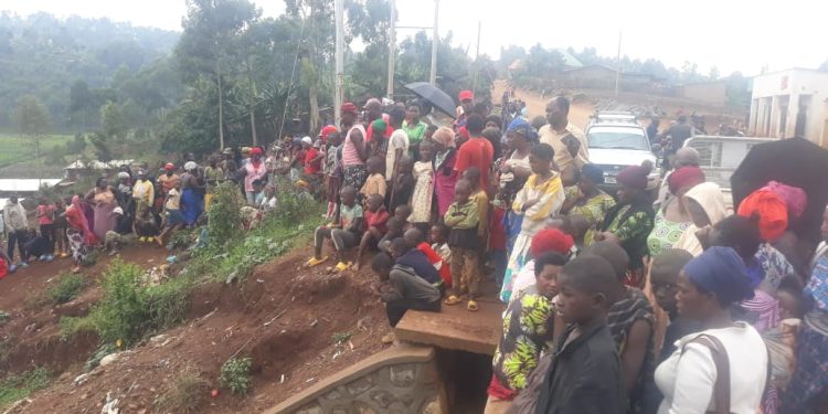 Rusizi: on this Sunday 05 October 2025, believed to be drunk ,Eurelia Mukankusi was found dead after falling into the uncovered pit near road construction site.