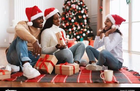 CHRISTMAS 2025: An advise for how to attract people at Christmas 2025 December 25